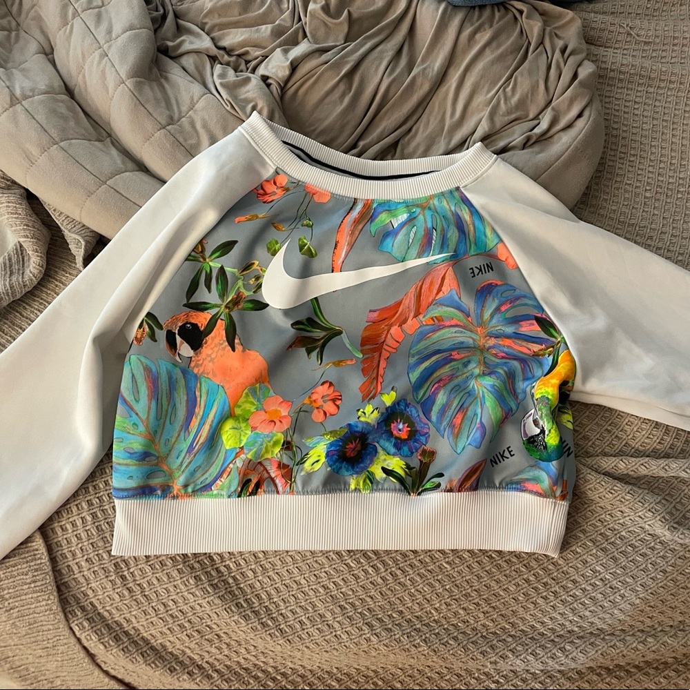 Nike cropped long sleeve sweatshirt